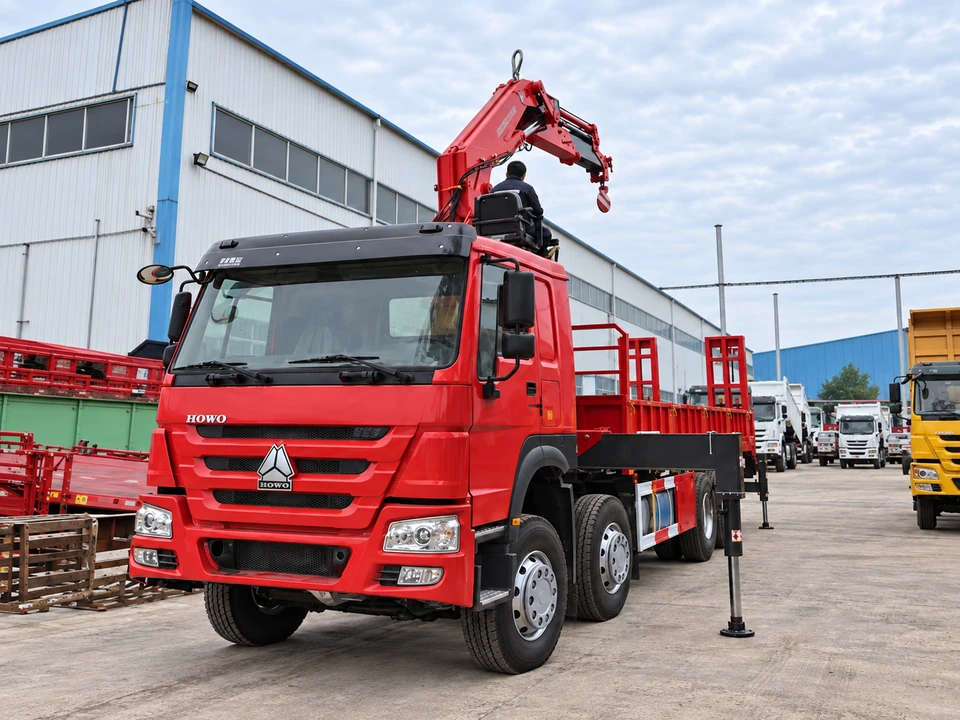 SINOTRUK HOWO 8×4 Truck-mounted Crane